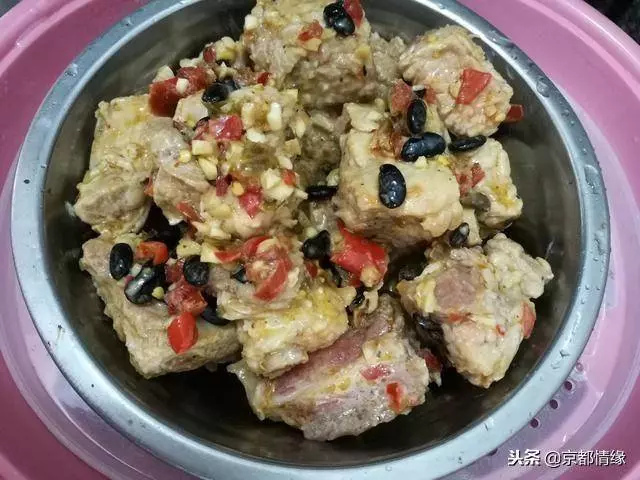 蒸排骨怎麼入味,下面教大家一個簡單的做法,好吃又簡單