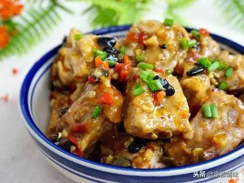 蒸排骨怎麼入味,下面教大家一個簡單的做法,好吃又簡單