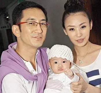吳啟華女兒近照曝光,離婚後孩子都是岳母帶,媽媽卻被指只會玩?