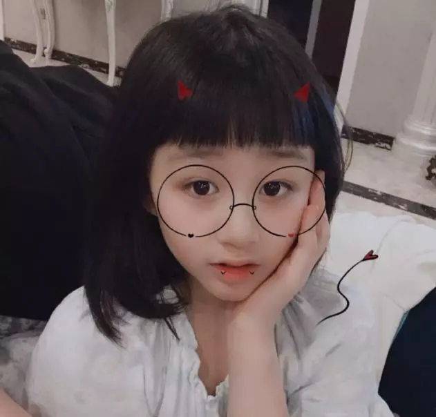 吳啟華女兒近照曝光,離婚後孩子都是岳母帶,媽媽卻被指只會玩?
