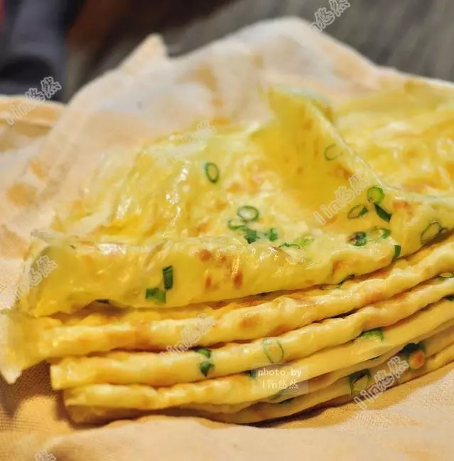 早餐店的煎餅為什麼那麼好吃？麵糊很重要，教你一招，柔軟金黃，吃著特別香！