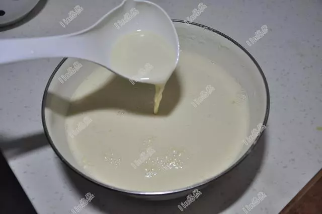 早餐店的煎餅為什麼那麼好吃？麵糊很重要，教你一招，柔軟金黃，吃著特別香！