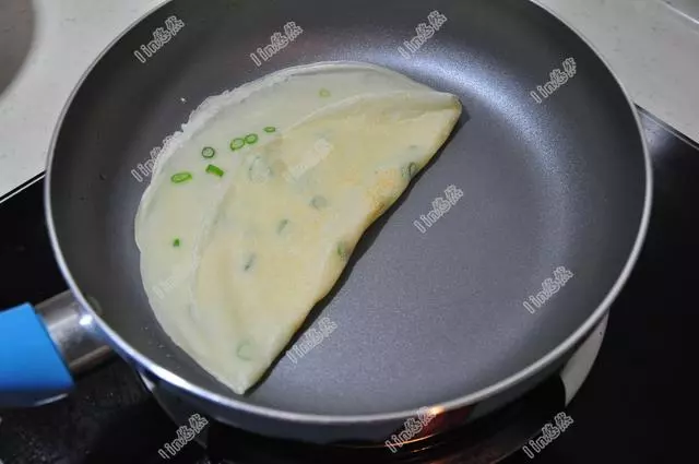 早餐店的煎餅為什麼那麼好吃？麵糊很重要，教你一招，柔軟金黃，吃著特別香！