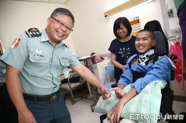 好消息!傘兵秦良豐能出院了,醫師見證9個月進步「超喜歡他笑容」慈父謝眾人「只有感恩兩字」