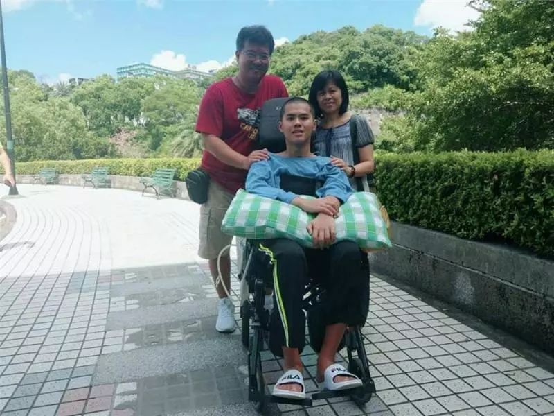 好消息!傘兵秦良豐能出院了,醫師見證9個月進步「超喜歡他笑容」慈父謝眾人「只有感恩兩字」
