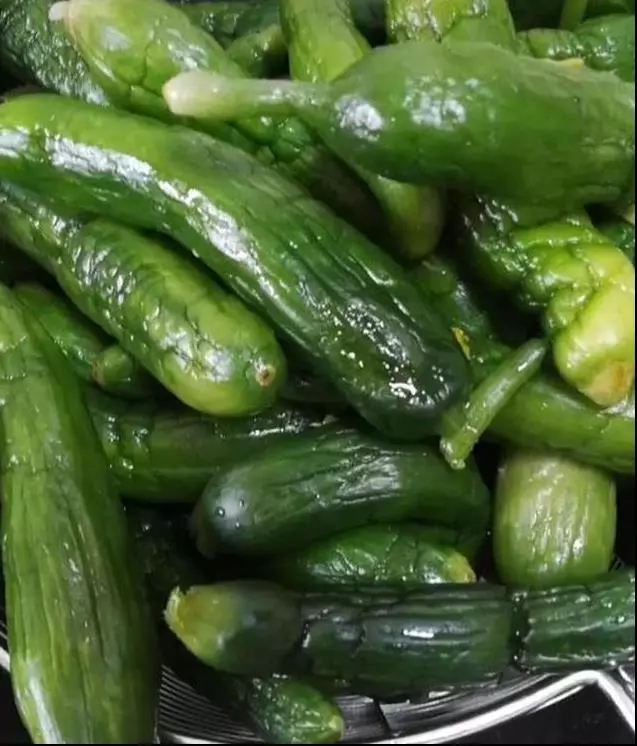 家庭自製醃黃瓜,清脆爽口,好吃下飯,看一眼就口水直流,放半年都不會壞!