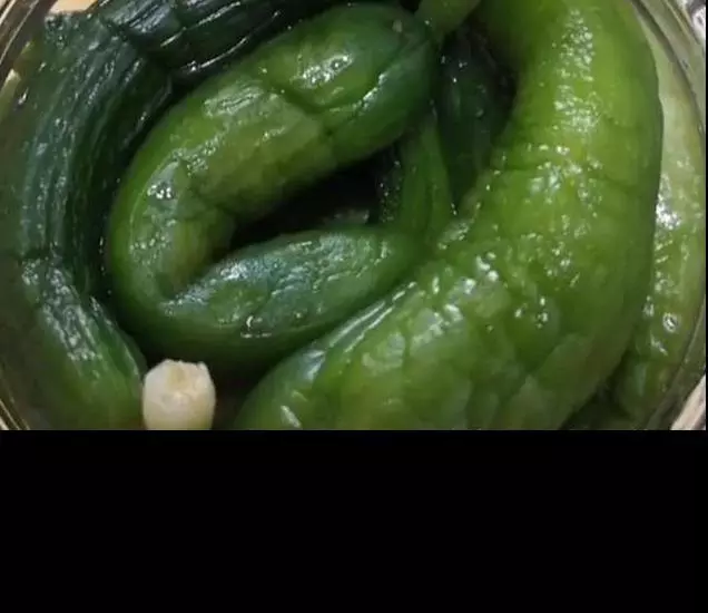 家庭自製醃黃瓜,清脆爽口,好吃下飯,看一眼就口水直流,放半年都不會壞!
