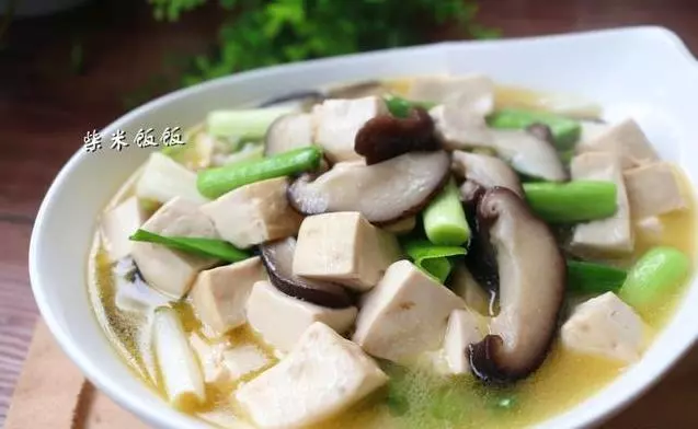 豆腐最好吃的做法,加它一燉,太入味了,提高免疫力!