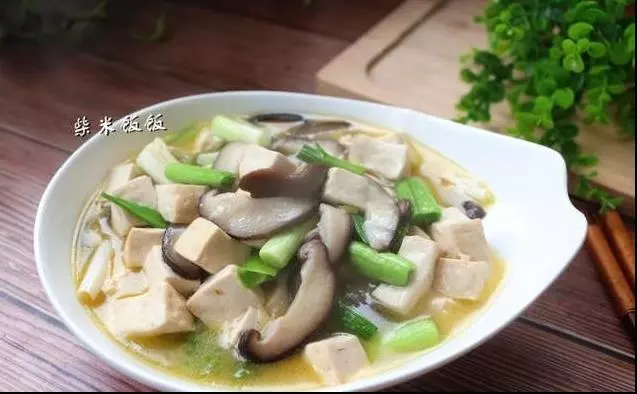 豆腐最好吃的做法,加它一燉,太入味了,提高免疫力!