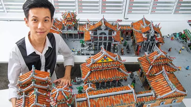 他差點考不上大學!「4萬塊樂高重現龍山寺」一舉當上創意總監