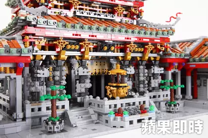 他差點考不上大學!「4萬塊樂高重現龍山寺」一舉當上創意總監