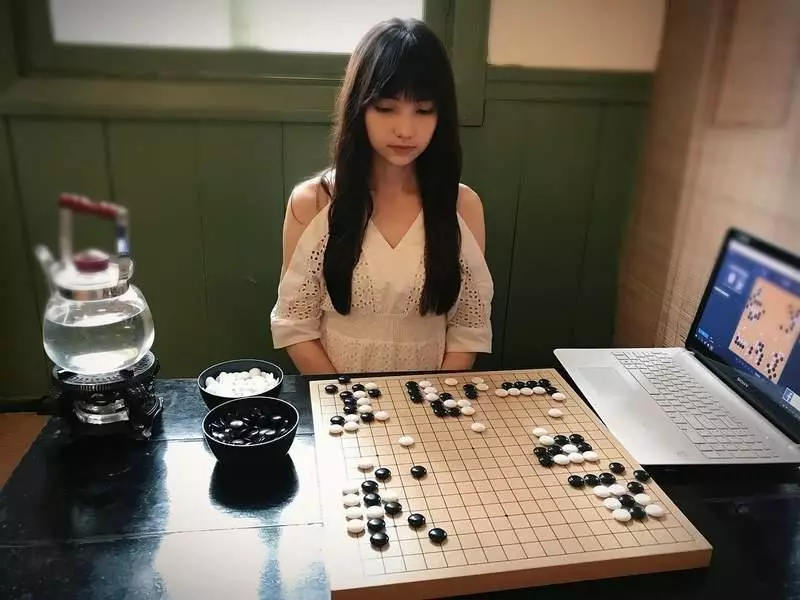 千年一遇的「台灣圍棋女神」在日本爆紅 網友大讚:坐她對面會受不了!
