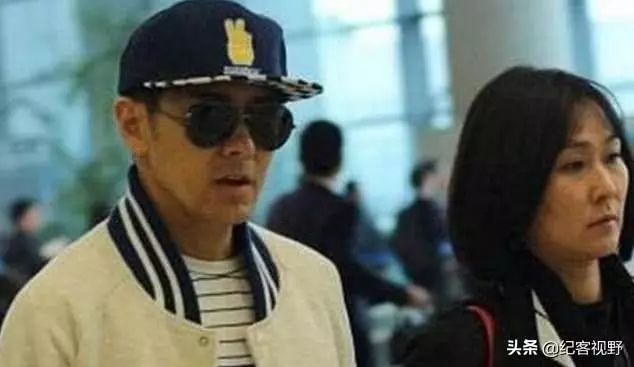 44歲的何炅林志穎素顏曝光:滿臉皺紋油膩,哪有什麼不老男神!