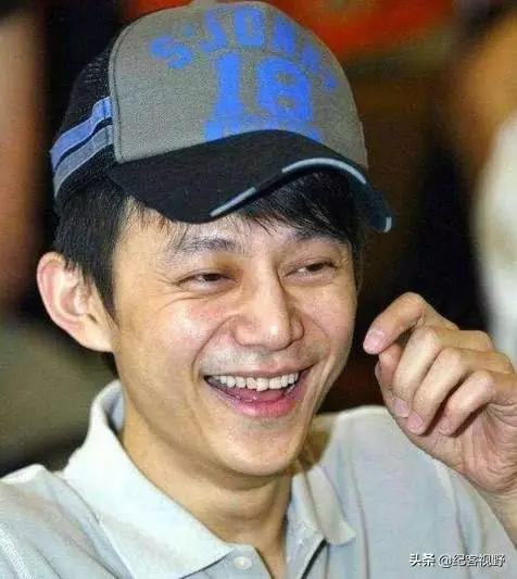 44歲的何炅林志穎素顏曝光:滿臉皺紋油膩,哪有什麼不老男神!