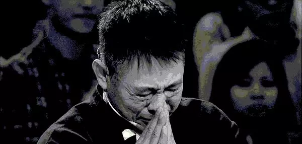 李連杰捐出100億財產,想改回中國國籍,成龍7個字打臉李連杰!