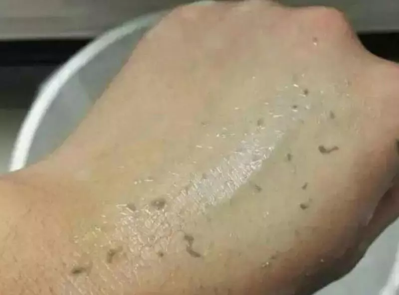 洗澡時搓出來的這些都是「泥」? 別傻了!這可能是身體在提醒你...