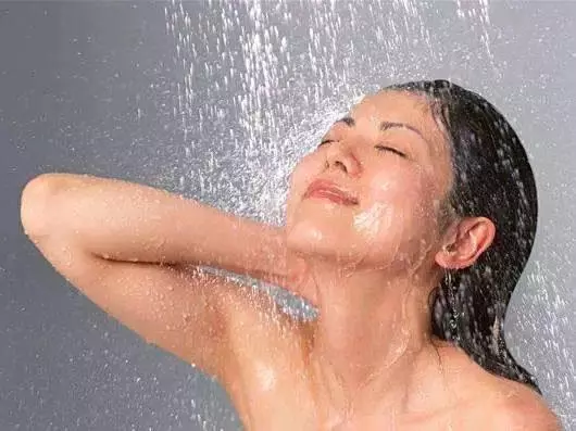 洗澡時搓出來的這些都是「泥」? 別傻了!這可能是身體在提醒你...