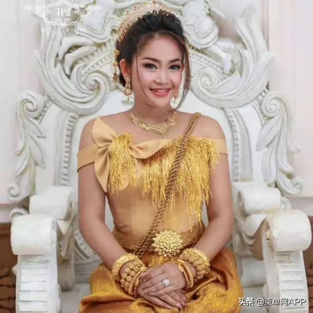 慘不忍睹!柬埔寨一女星整容不成反變「熊貓眼」……