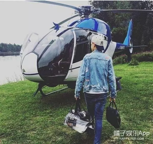 倫敦富二代開學後狂PO暑假的生活照片,引發網友狂酸引戰