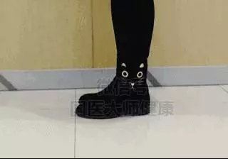 低頭摸腳,讓你一身輕鬆!很多病在腳上都有開關!