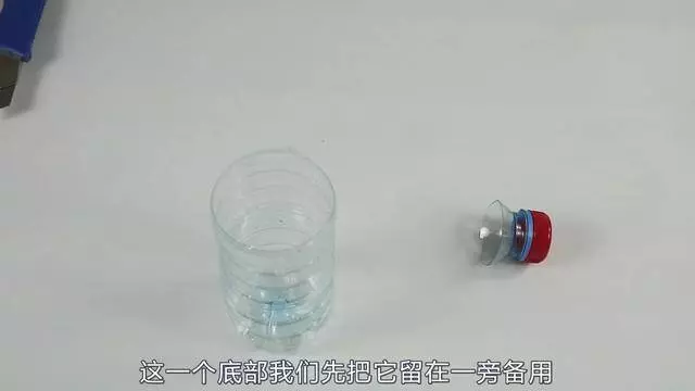 垃圾桶上一定要放一隻筷子,這個妙招太棒了,後悔今天才知道