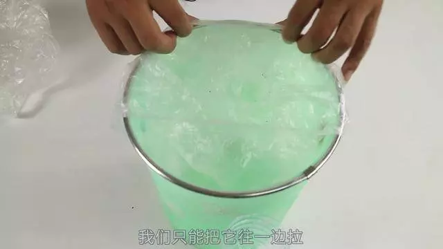 垃圾桶上一定要放一隻筷子,這個妙招太棒了,後悔今天才知道