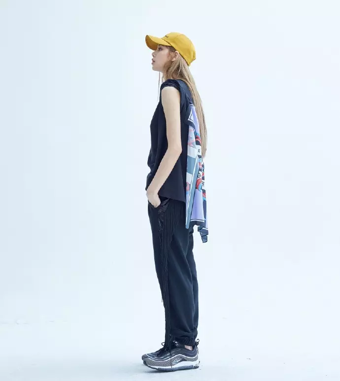 [BLACKPINK][分享]190306 YG「宣傳部」本部沒錯了！幫同公司「家人」宣傳的暖心寶寶們！