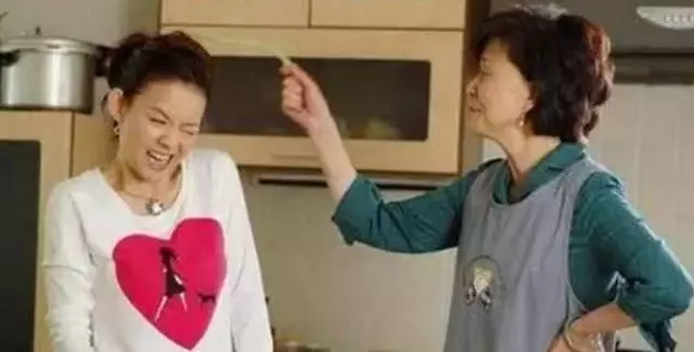 小姑子過生日,我挺著大肚子做了一桌好菜,老公回家後怒掀桌子!