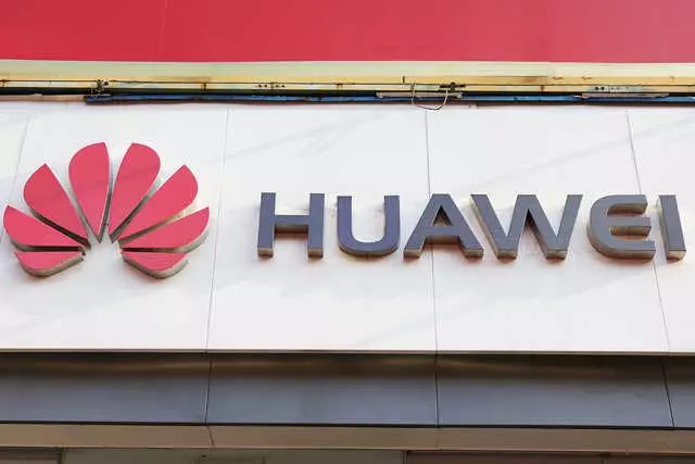 華為滑蓋全面屏手機外觀設計曝光 OPPO新專利曝光另類摺疊屏 還可隱藏前置攝像頭