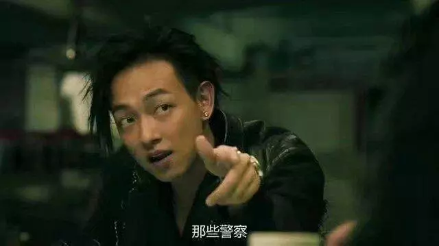 妻子不漂亮他卻寵了16年!曾是一線明星,為成名而改名