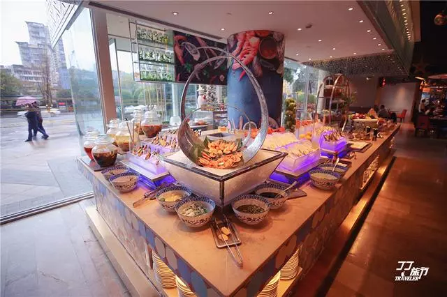 外出旅遊住五星級酒店,為什麼很多客人不會在酒店餐廳吃飯呢?