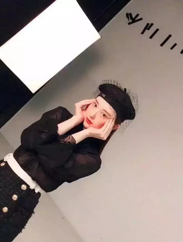 當37歲熊黛林和31歲方媛同拍雜誌,終於見識到了明星和網紅的差距