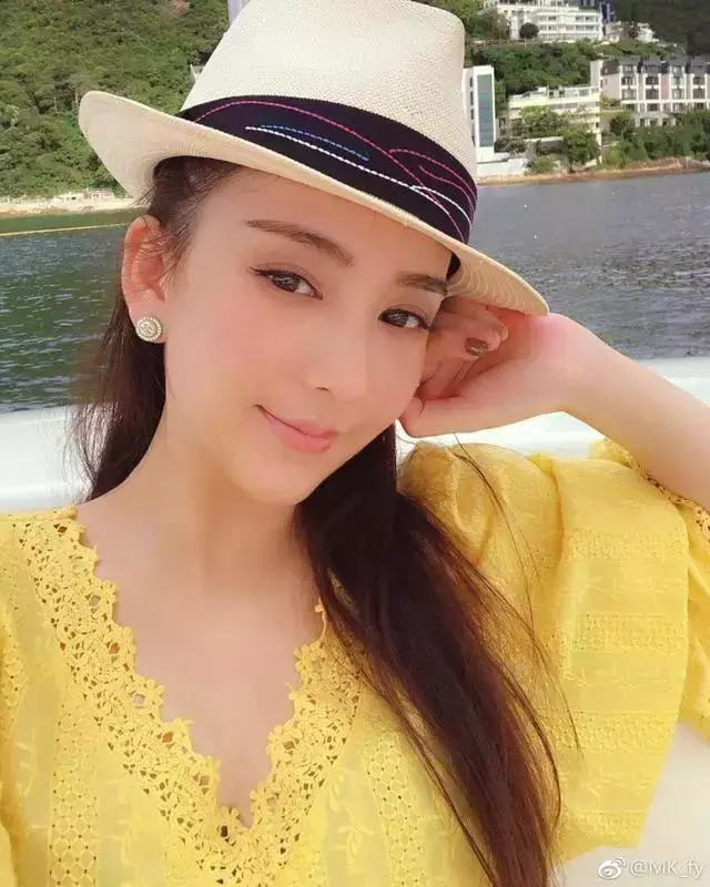 當37歲熊黛林和31歲方媛同拍雜誌,終於見識到了明星和網紅的差距