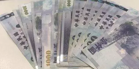 家境窮困入行!見過「各種變態有錢人」…酒店妹PO文超勸世! 網:還好妳跳脫了