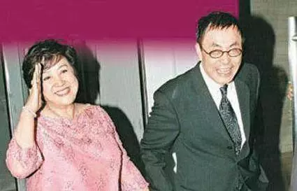 55歲呂秀菱近照曝光,被譽為林青霞的接班人,終敵不過公司倒閉,三級片不火,現如今嫁入豪門成人生贏家!