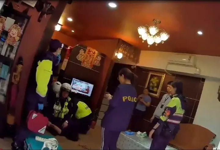 警查獲逃逸女移工 按摩店女老闆揮西瓜刀嚇警察