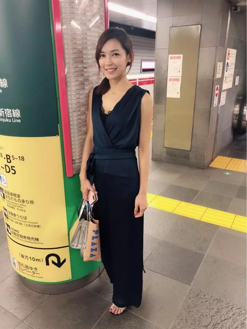 出賣37歲妹妹素顏照!網驚呼:像許路兒