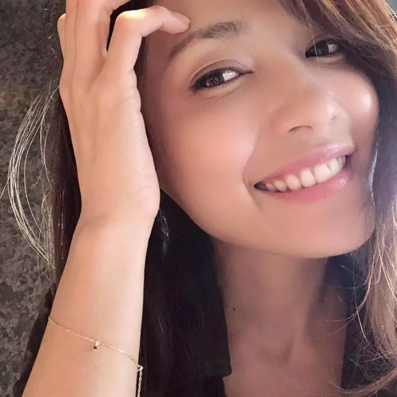 出賣37歲妹妹素顏照!網驚呼:像許路兒