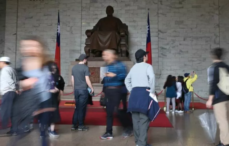 中正紀念堂銅像拆不拆? 要聽法界意見