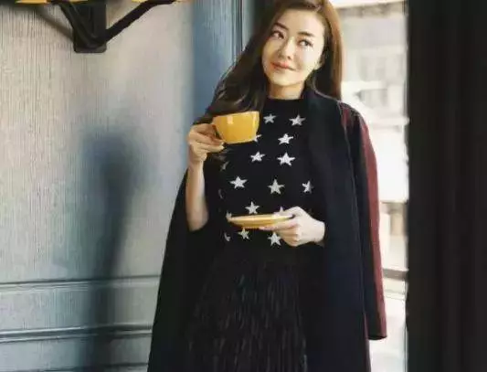 當37歲熊黛林和31歲方媛同拍雜誌,終於見識到了明星和網紅的差距