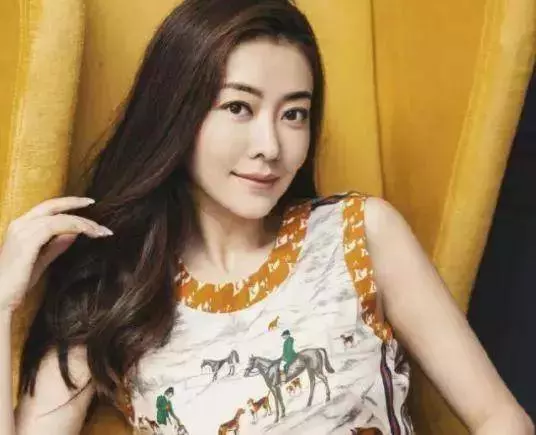 當37歲熊黛林和31歲方媛同拍雜誌,終於見識到了明星和網紅的差距