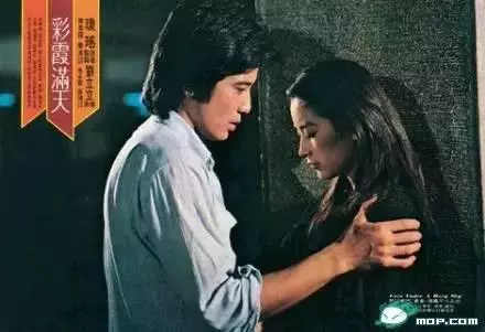 秦漢機場被拍,71歲的他長成這樣!錯過林青霞後,居然到現在還單身一人!網友:這麼帥怎麼單身!