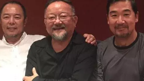 知名男演員,一生不讓二婚妻子生娃,但收養的女兒卻越來越像自己