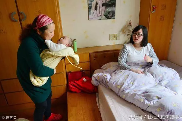 我二胎生女兒遭妯娌嘲笑,聽到客廳婆婆訓斥聲,我淚如雨下