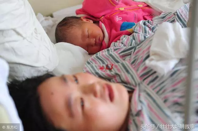 我二胎生女兒遭妯娌嘲笑,聽到客廳婆婆訓斥聲,我淚如雨下