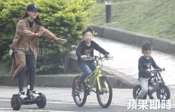 47歲黃少祺「全家近照」曝光!他抖肌跑進9千萬豪宅,娶10年嬌妻和2兒子「如今長這樣」!