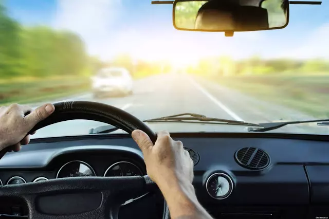 車子曝曬後很熱?教你這招完美解決!駕了這麽久車現在才知道!馬上學起來!