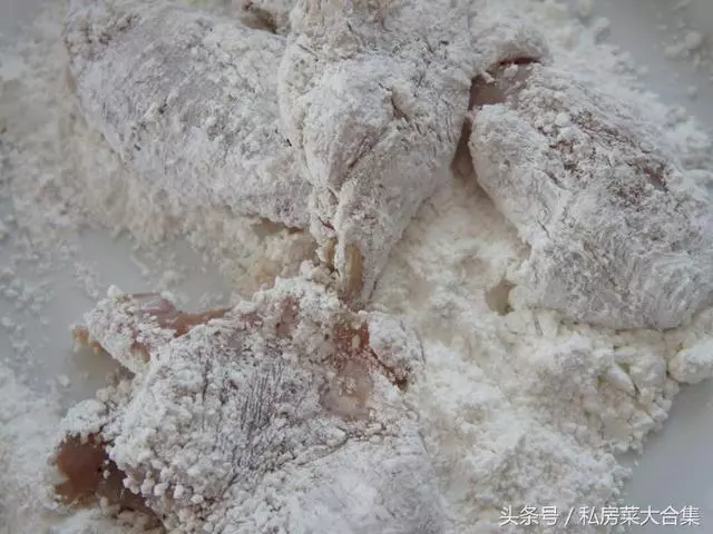 我用雞肉做的這道糖醋雞塊,簡單快手,酸甜開胃,每次做的時候米飯都不夠吃!
