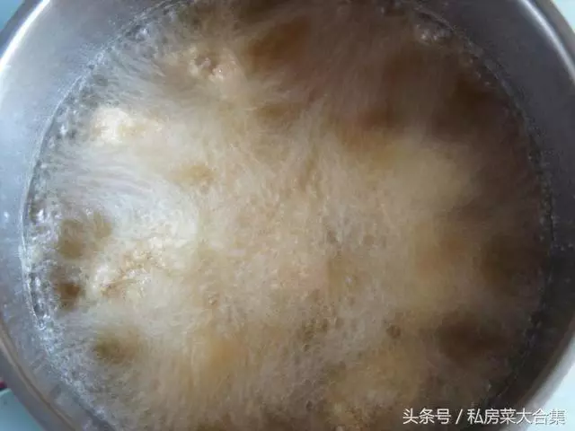 我用雞肉做的這道糖醋雞塊,簡單快手,酸甜開胃,每次做的時候米飯都不夠吃!