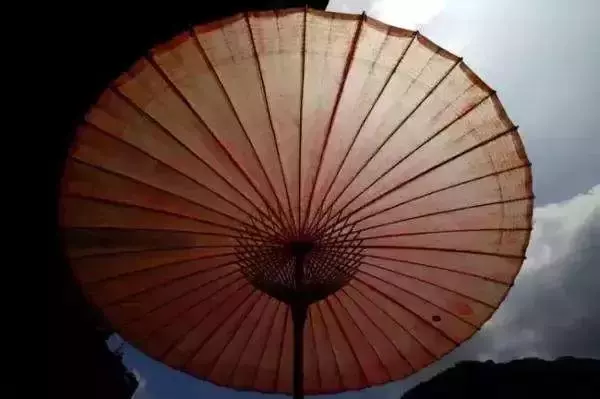 窗戶紙沾水就破,那下雨天怎麼辦?古人:辦法多的是!